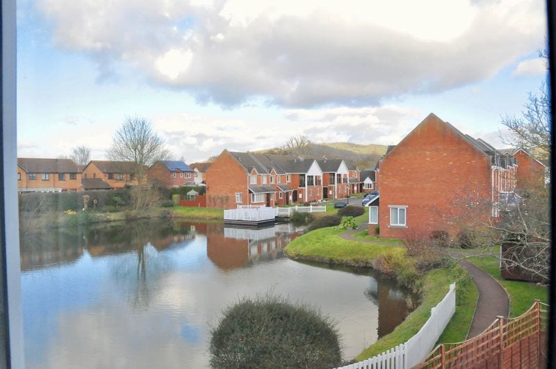 Cleeve Lake Court, Stoke Road, Cleeve, Cheltenham, GL52 8SN