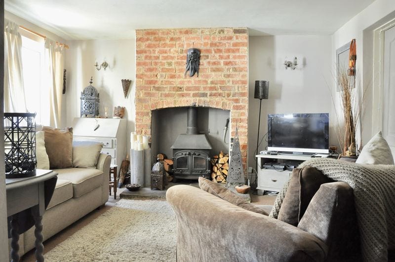 Gingerbread Cottage, 2 China Corner, Honeybourne, Evesham, WR11 7PH