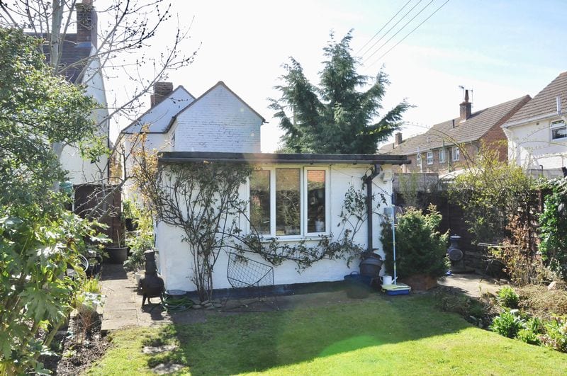 Gingerbread Cottage, 2 China Corner, Honeybourne, Evesham, WR11 7PH