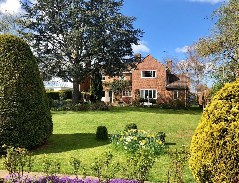 Offenham Road, Evesham, WR11 3DY • Chatterton Estate Agent