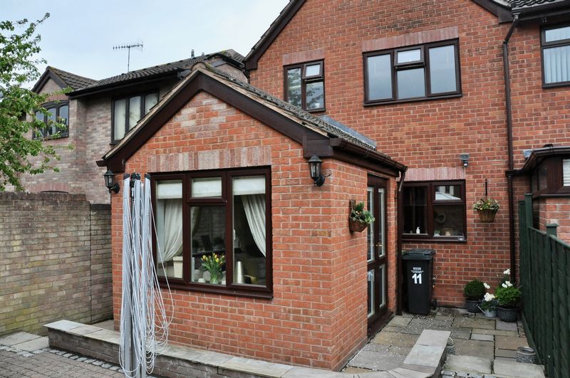 St. Philips Drive, Evesham, WR11 2RG • Chatterton Estate Agent