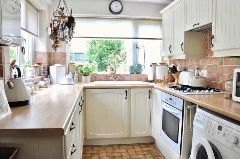 School Lane, Middle Littleton, Evesham, WR11 8LX • Chatterton Estate Agent