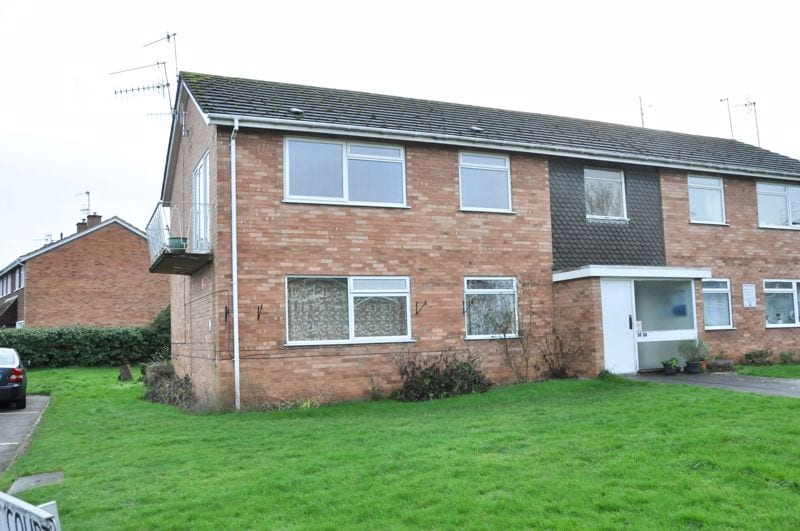 Fountain Court, Waterside, Evesham, WR11 1JX • Chatterton Estate Agent