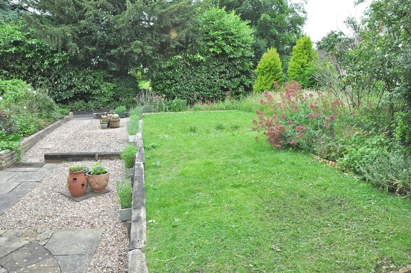 Greenhill Gardens, Evesham, WR11 4ND • Chatterton Estate Agent