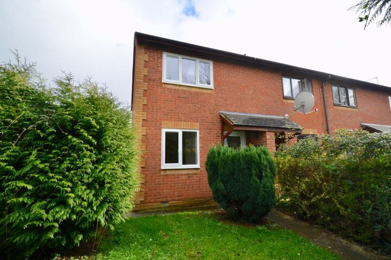 St. Philips Drive, Evesham, WR11 2RH • Chatterton Estate Agent