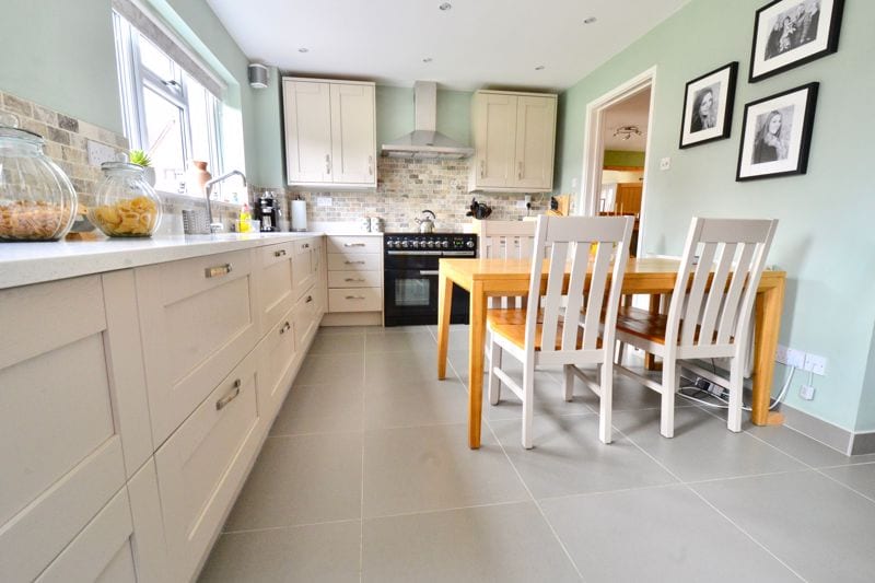 St. Margarets Road, Evesham, WR11 2GD • Chatterton Estate Agent