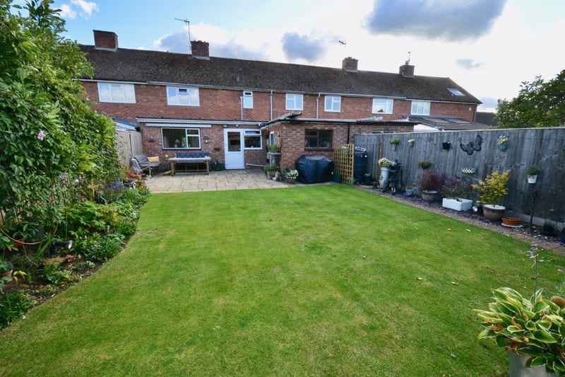 Fairfield Road, Evesham, WR11 1EZ • Chatterton Estate Agent