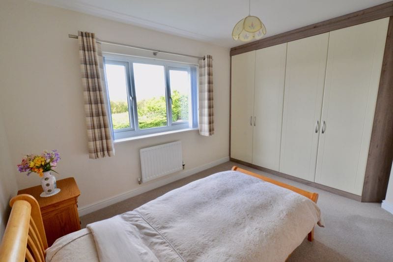 Lodge Park Drive, Evesham, WR11 3JY • Chatterton Estate Agent