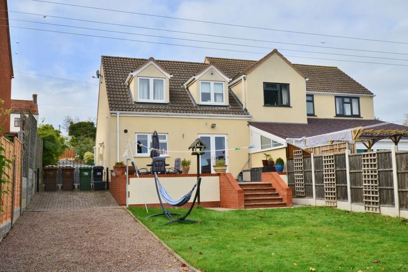 Pitchers Hill, Wickhamford, Evesham, WR11 7RT • Chatterton Estate Agent