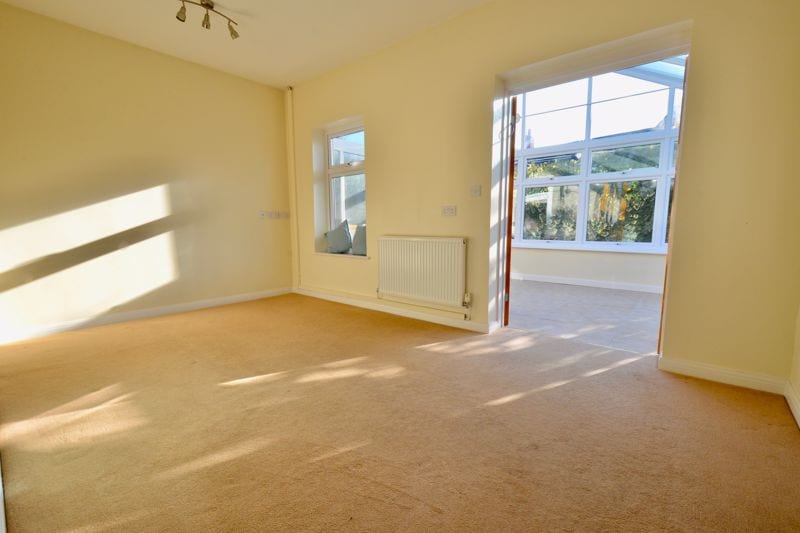 Main Street, South Littleton, Evesham, WR11 8TJ • Chatterton Estate Agent