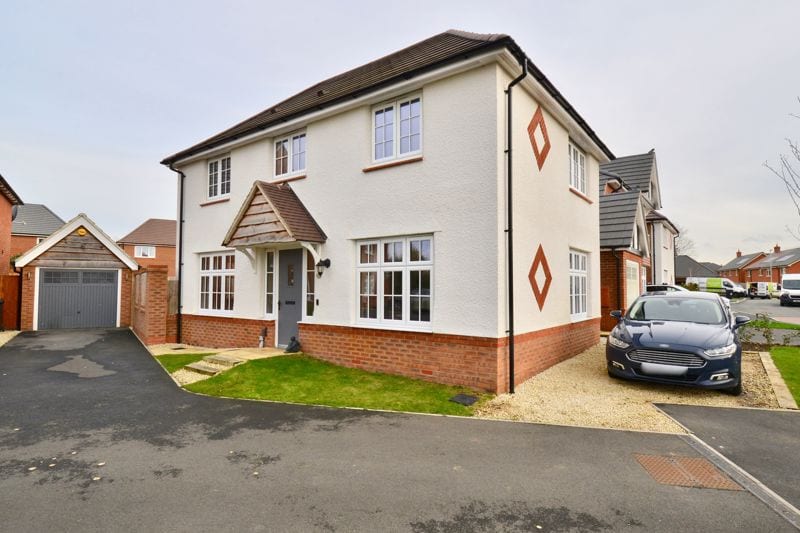 Lodge Park Drive, Evesham, WR11 3JY • Chatterton Estate Agent