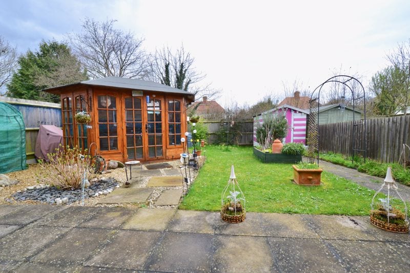 Holly Close, Evesham, WR11 7GY • Chatterton Estate Agent