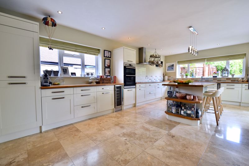 Field Barn Lane, Cropthorne, Pershore, WR10 3LY • Chatterton Estate Agent