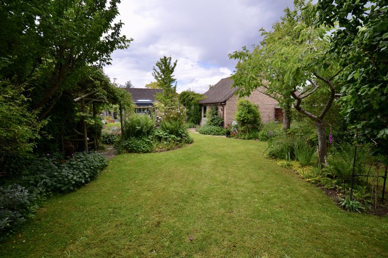 Field Barn Lane, Cropthorne, Pershore, WR10 3LY • Chatterton Estate Agent