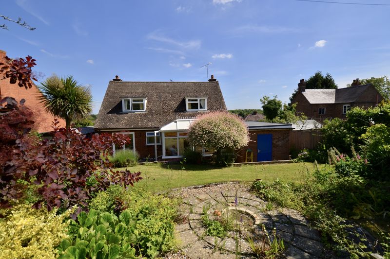 Pitchers Hill, Wickhamford, Evesham, WR11 7RT • Chatterton Estate Agent