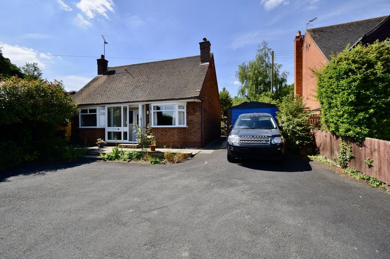 Pitchers Hill, Wickhamford, Evesham, WR11 7RT • Chatterton Estate Agent
