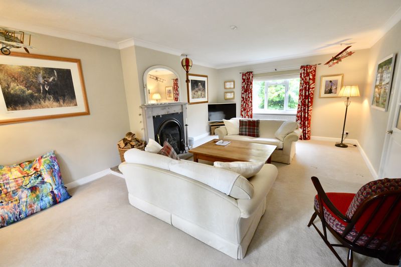 Field Barn Lane, Cropthorne, Pershore, WR10 3LY • Chatterton Estate Agent