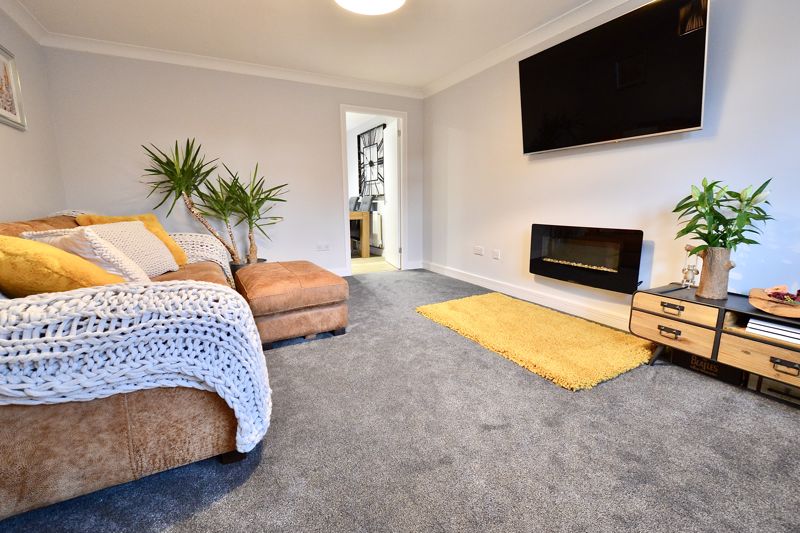 Holly Close, Evesham, WR11 1XU • Chatterton Estate Agent