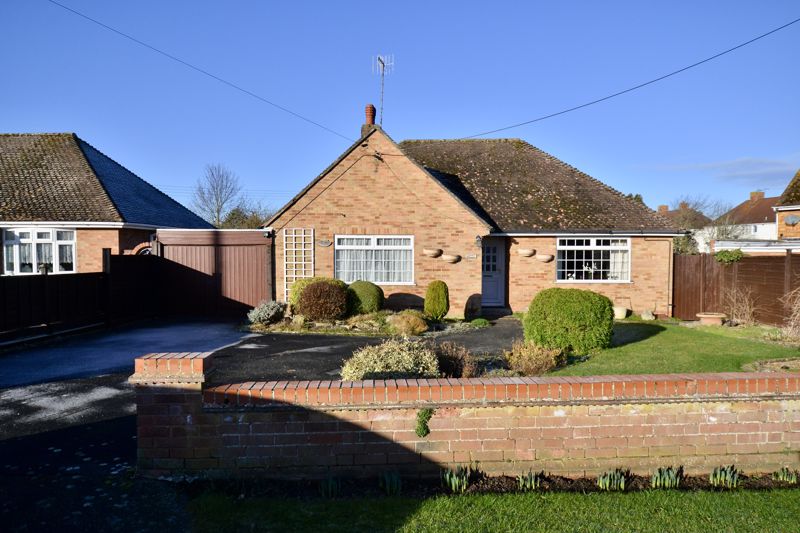 Oak Tree Road, Harvington, Evesham, WR11 8NE • Chatterton Estate Agent