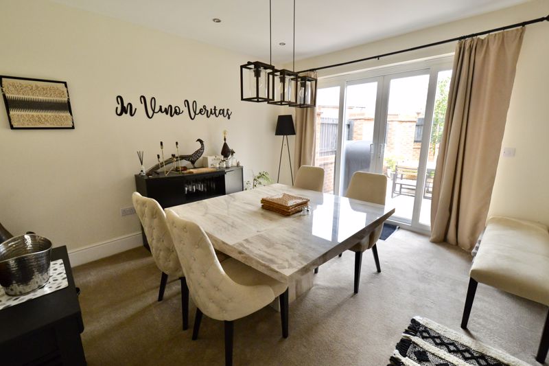 Lodge Park Drive, Evesham, WR11 3JY • Chatterton Estate Agent